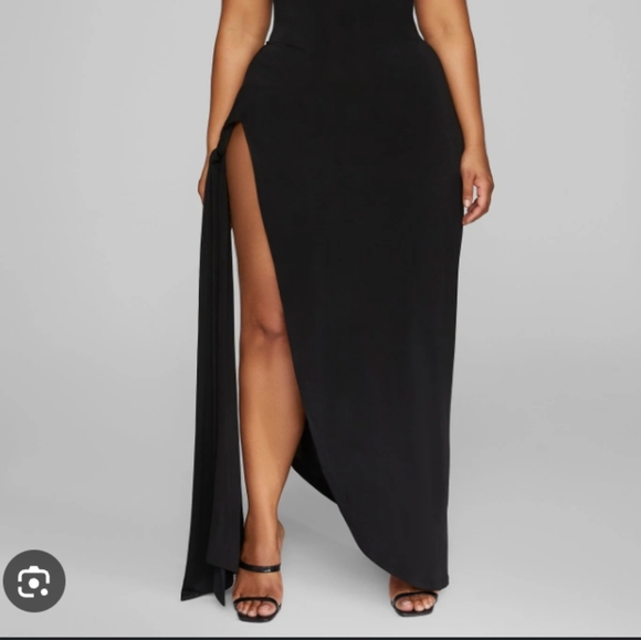 Fashion to Figure Dresses & Skirts - 2/$10 Fashion to Figure High Split Maxi Skirts Size 3